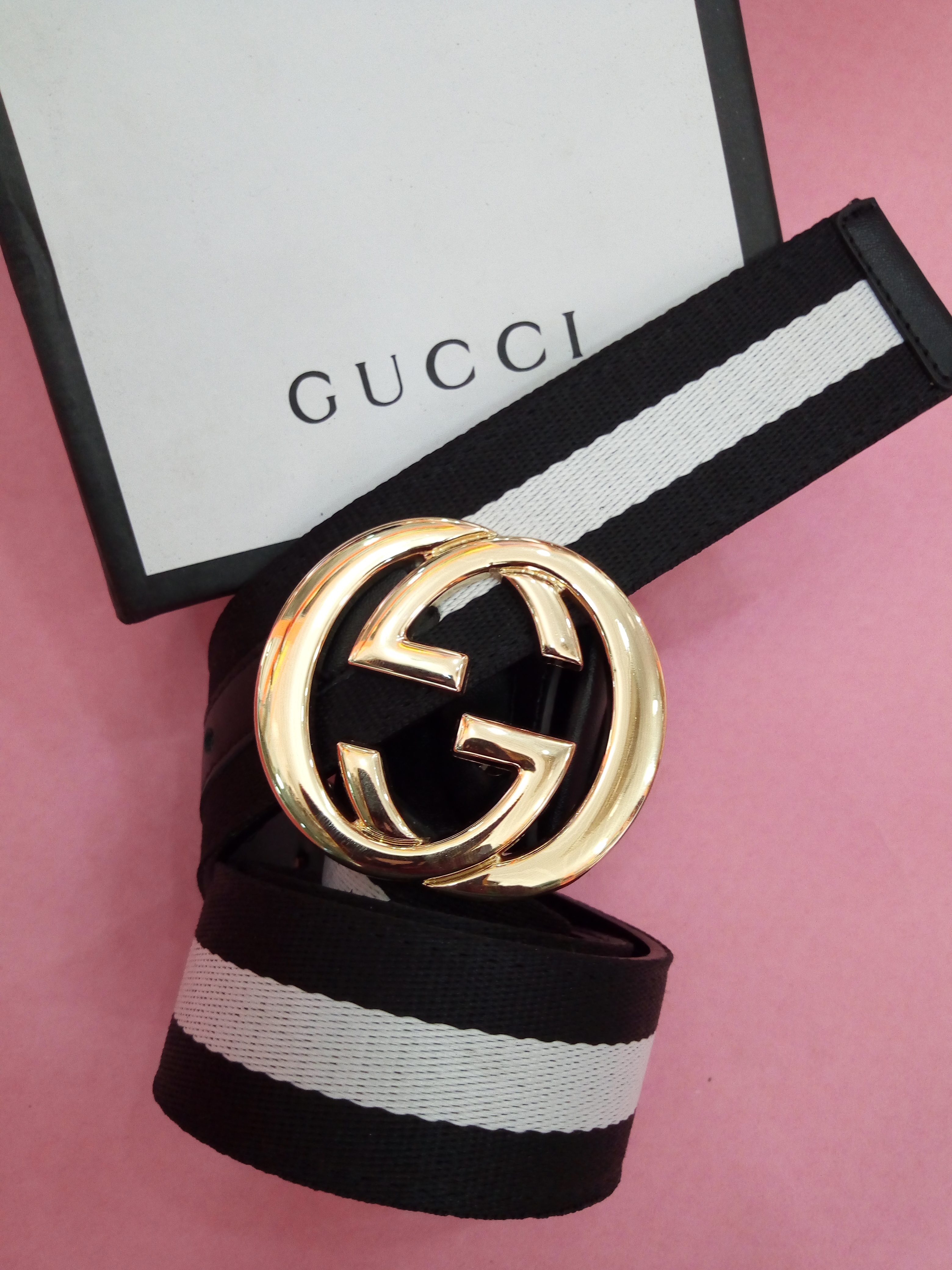 White and Black Gucci Belt - SUENOSLINE